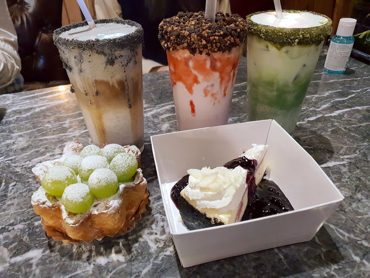 Dirty Trunk 三杯饮品与甜点