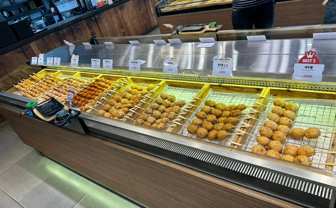 Goraesa各式串装鱼饼展示柜