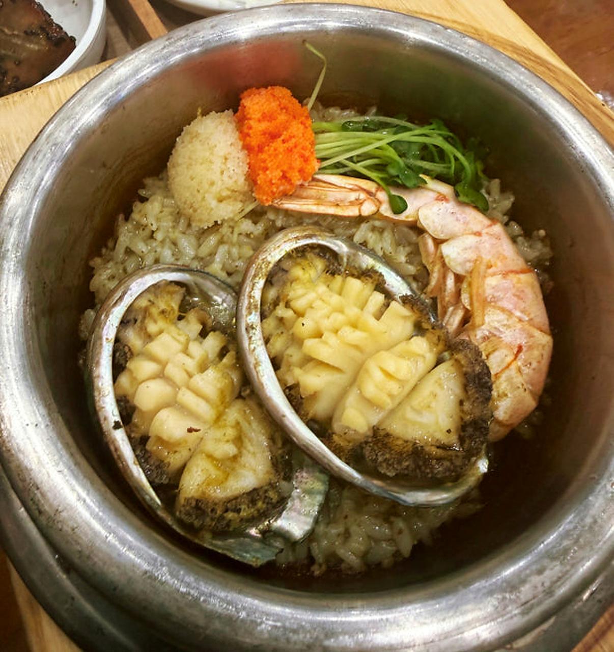 鲍鱼与虾石锅饭