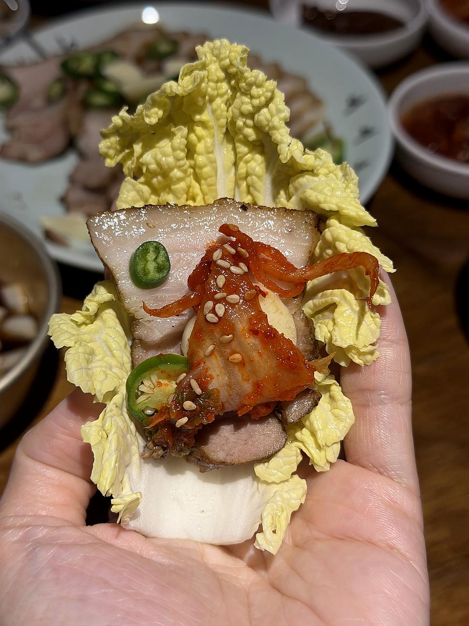 白菜包猪肉与泡菜
