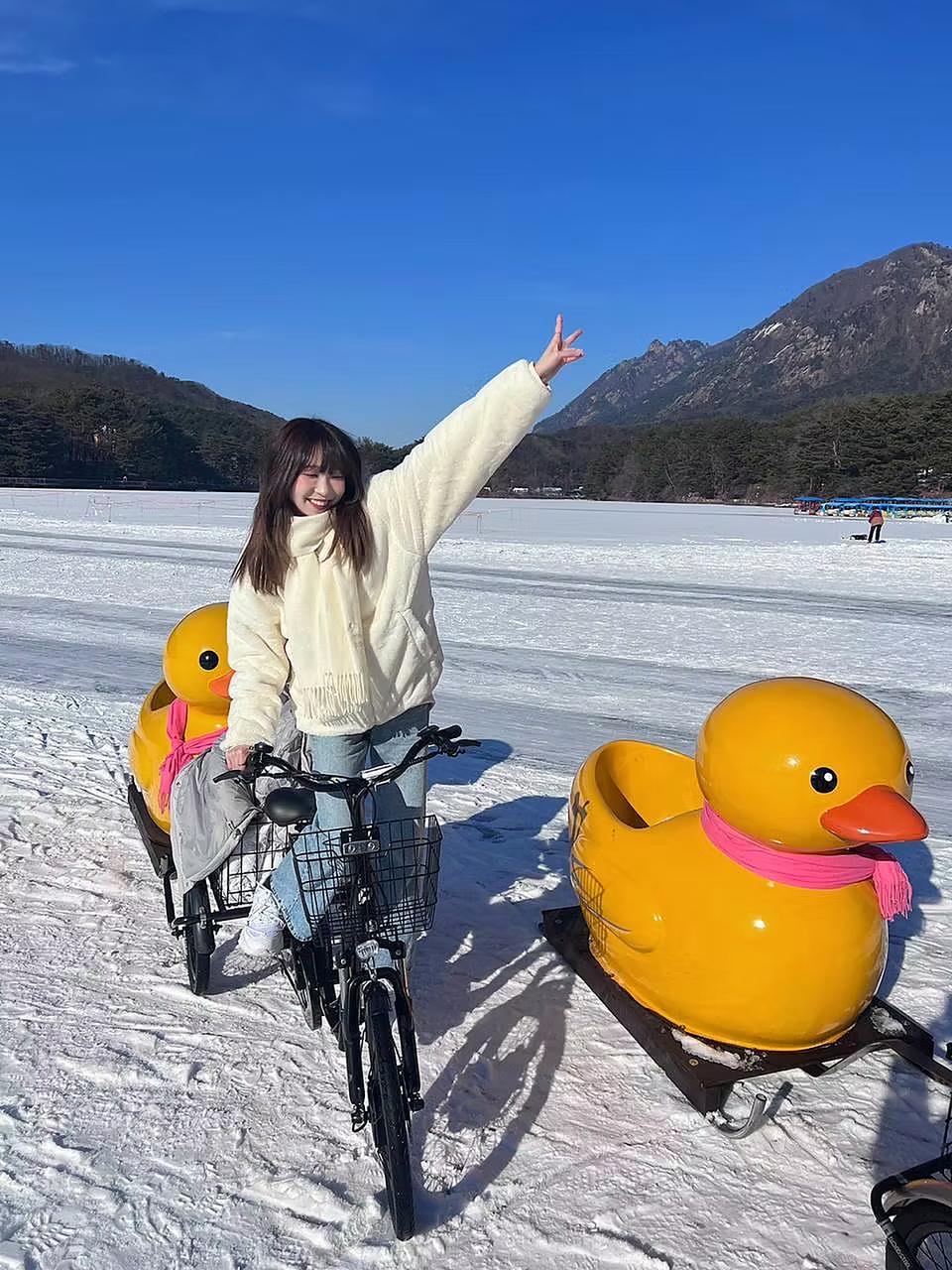 山井湖冰上鸭子脚踏车体验
