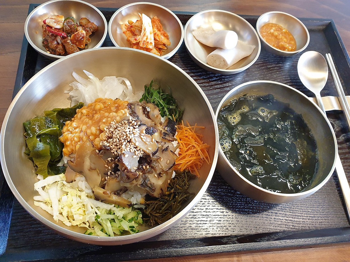 Tewak 鲍鱼拌饭套餐