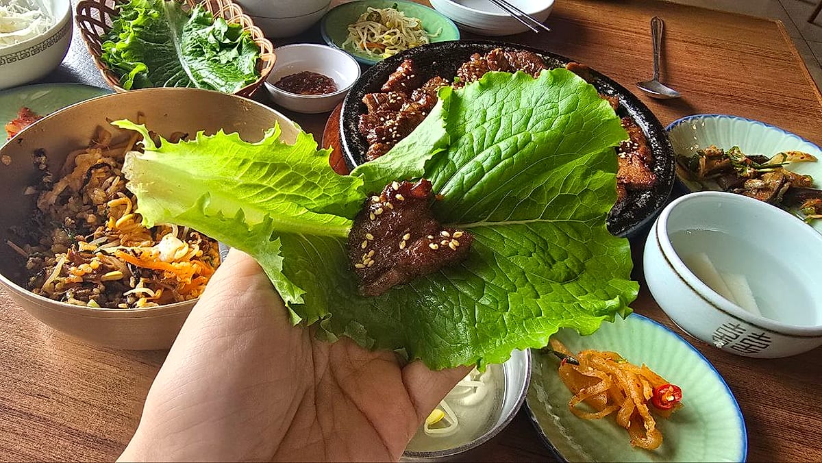 全州石板排骨与拌饭:生菜包排骨