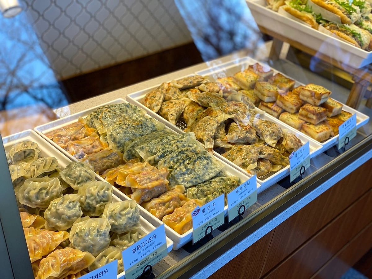 全州韩屋村街边小吃:饺子陈列