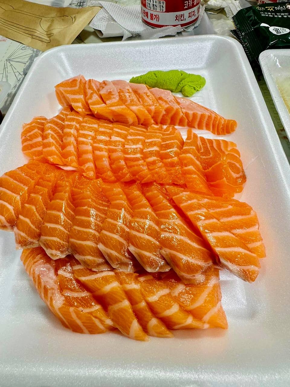 三文鱼生鱼片