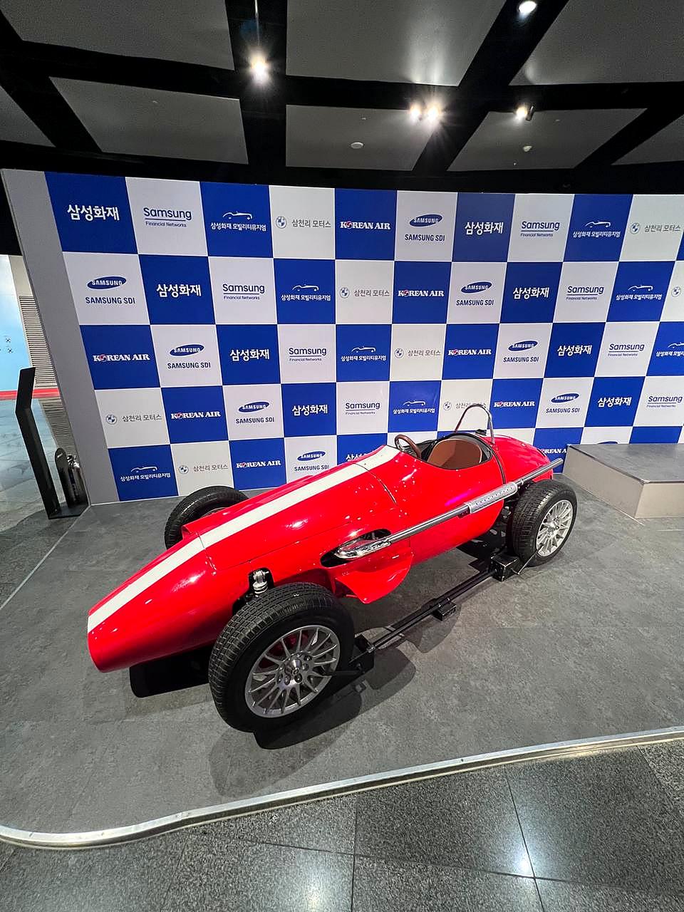 三星汽车交通博物馆 红色赛车展品