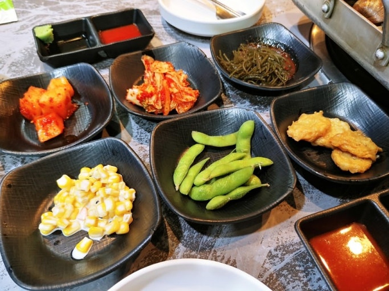 名品海鲜锅韩式小菜