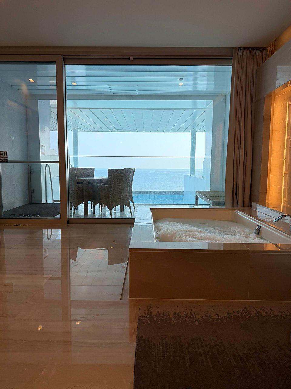 SunCruise Resort 海景窗边泡泡浴池