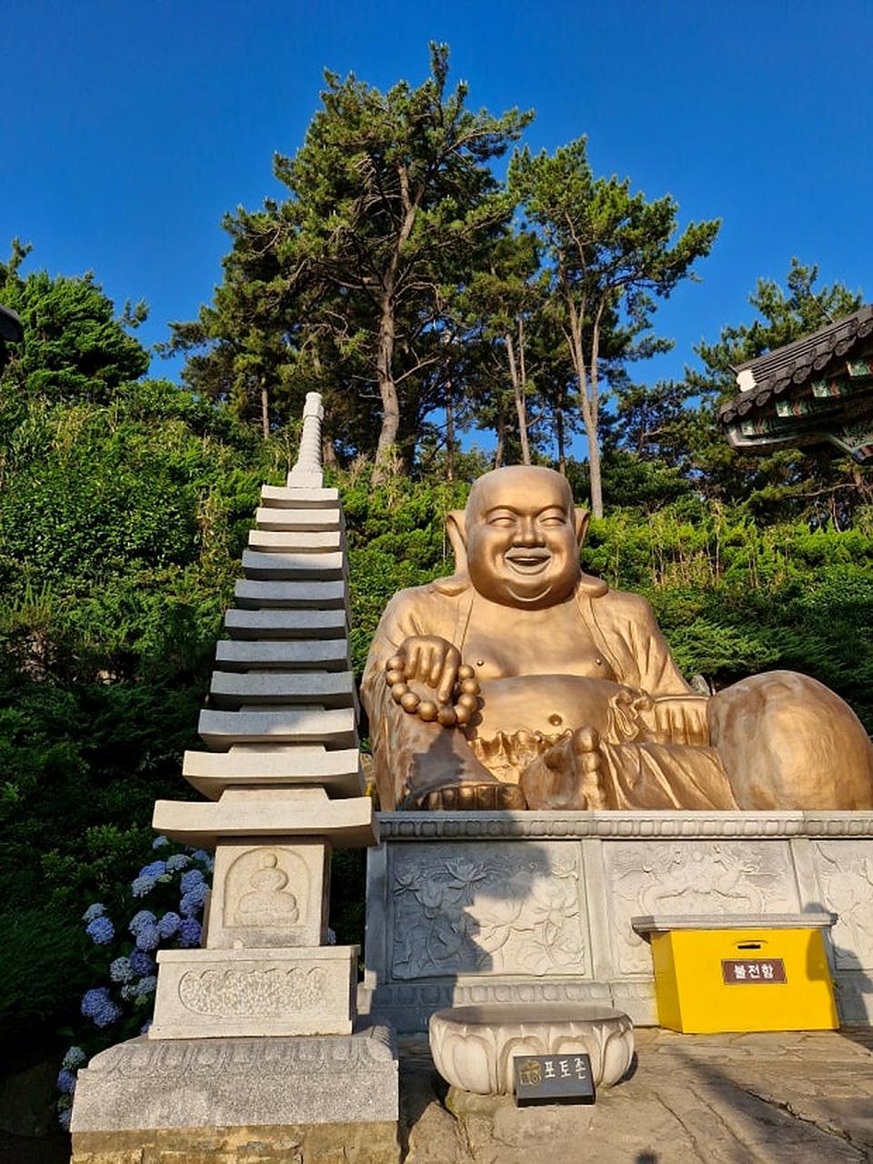 海东龙宫寺佛像与石塔